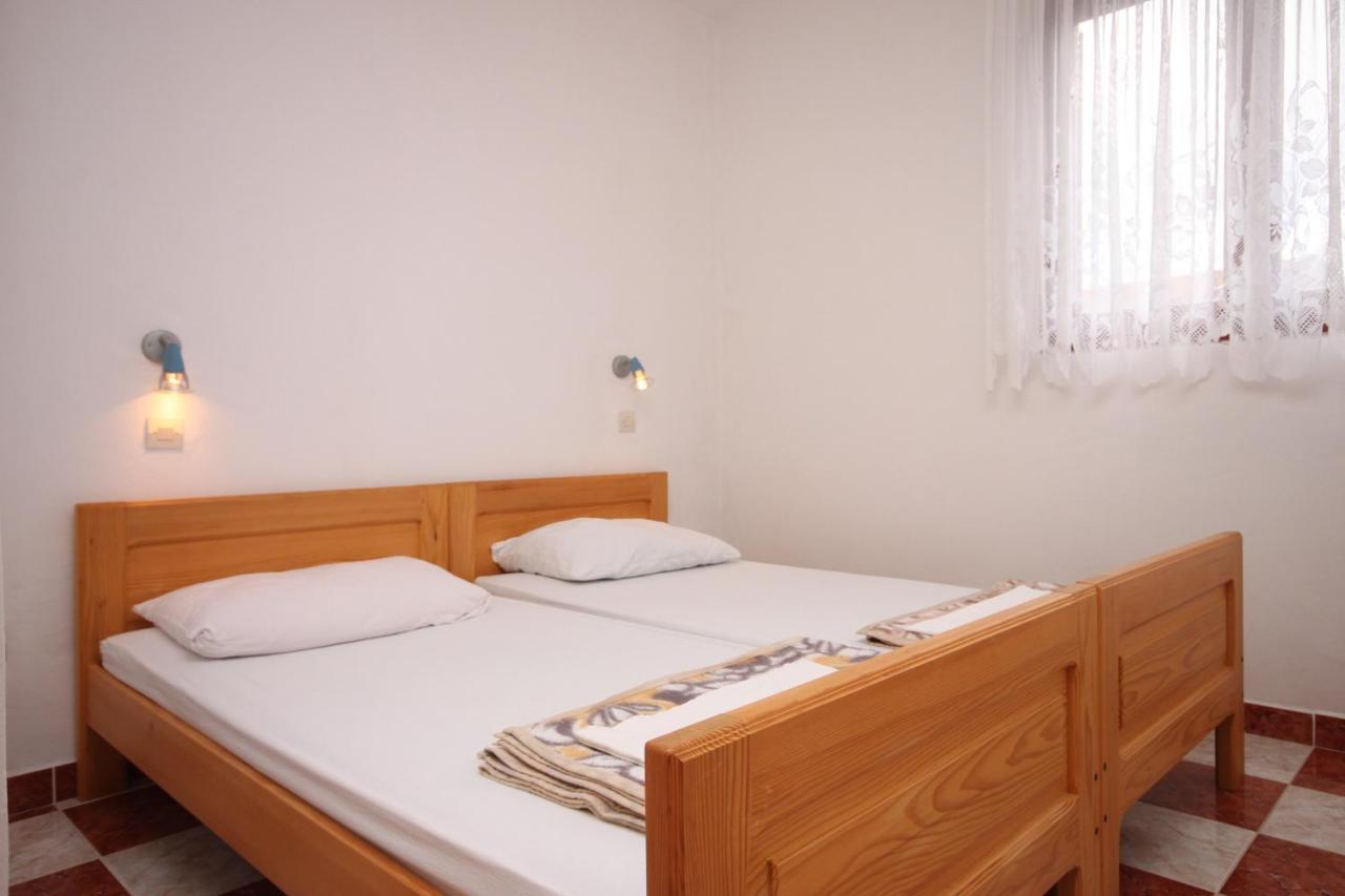 Apartments With A Parking Space Starigrad, Paklenica - 6618 Екстер'єр фото