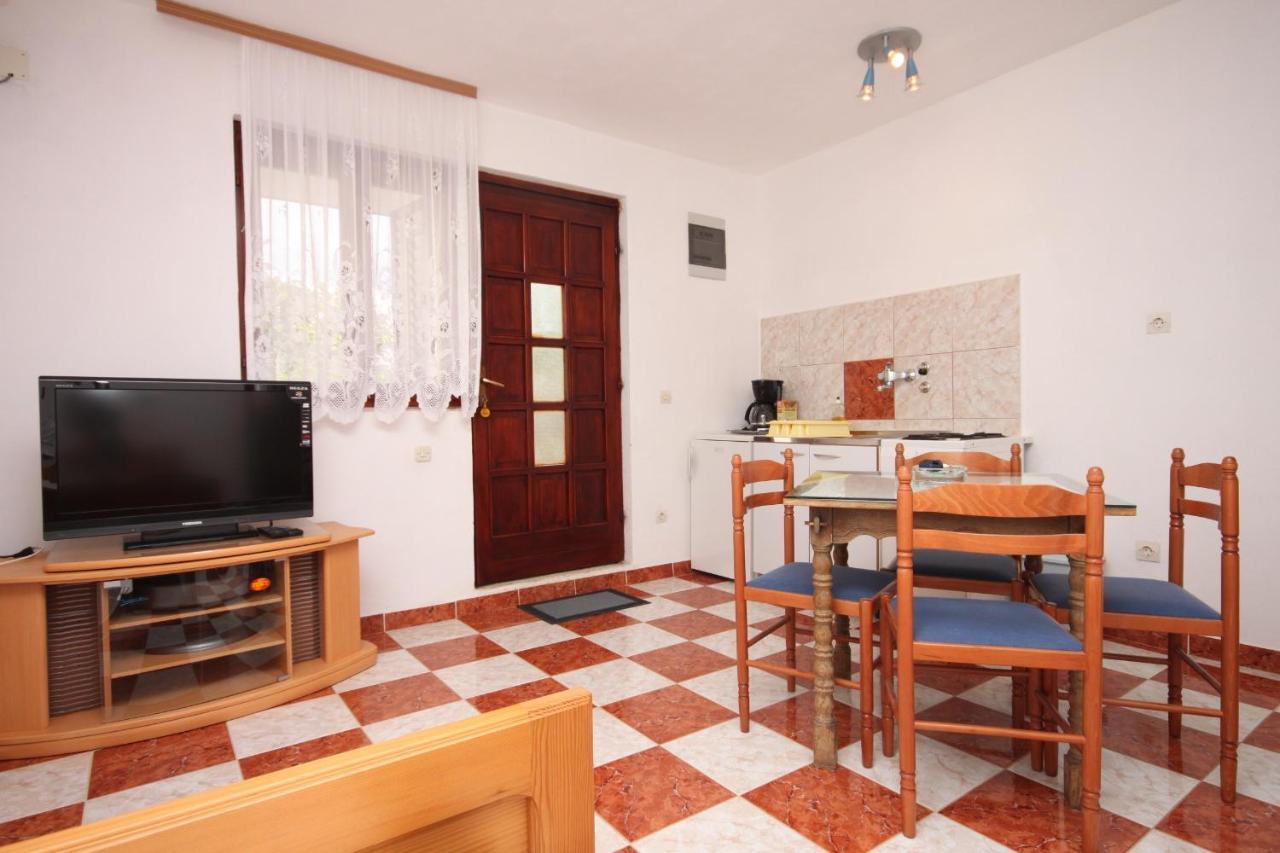 Apartments With A Parking Space Starigrad, Paklenica - 6618 Екстер'єр фото
