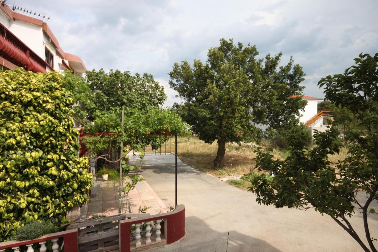 Apartments With A Parking Space Starigrad, Paklenica - 6618 Екстер'єр фото