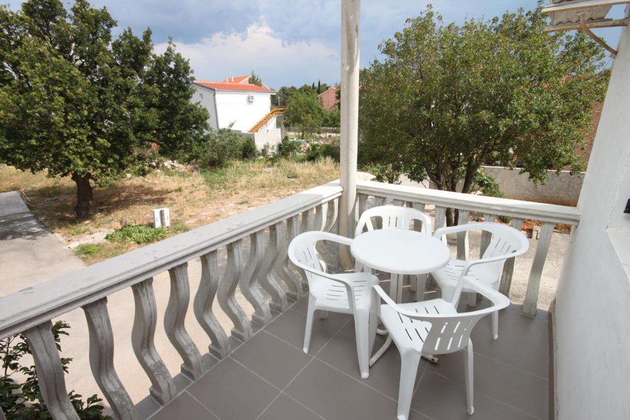 Apartments With A Parking Space Starigrad, Paklenica - 6618 Екстер'єр фото