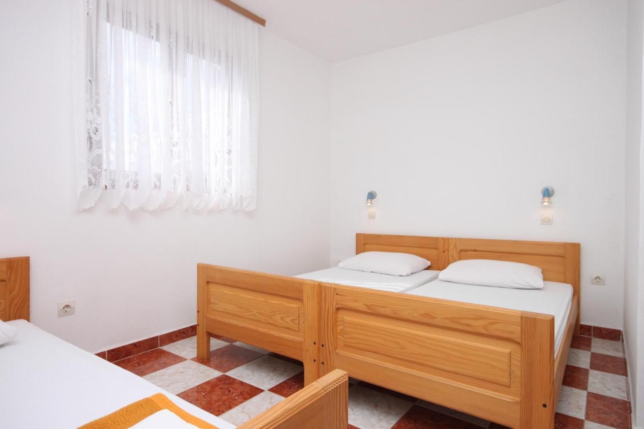 Apartments With A Parking Space Starigrad, Paklenica - 6618 Екстер'єр фото